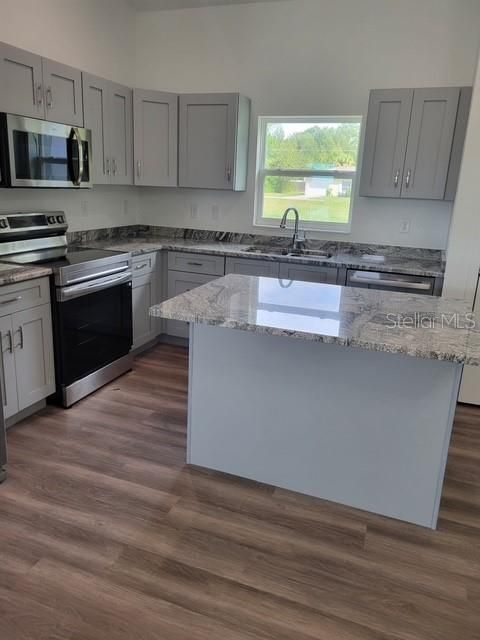 出租: $1,800 (3 贝兹, 2 浴室, 1320 平方英尺)