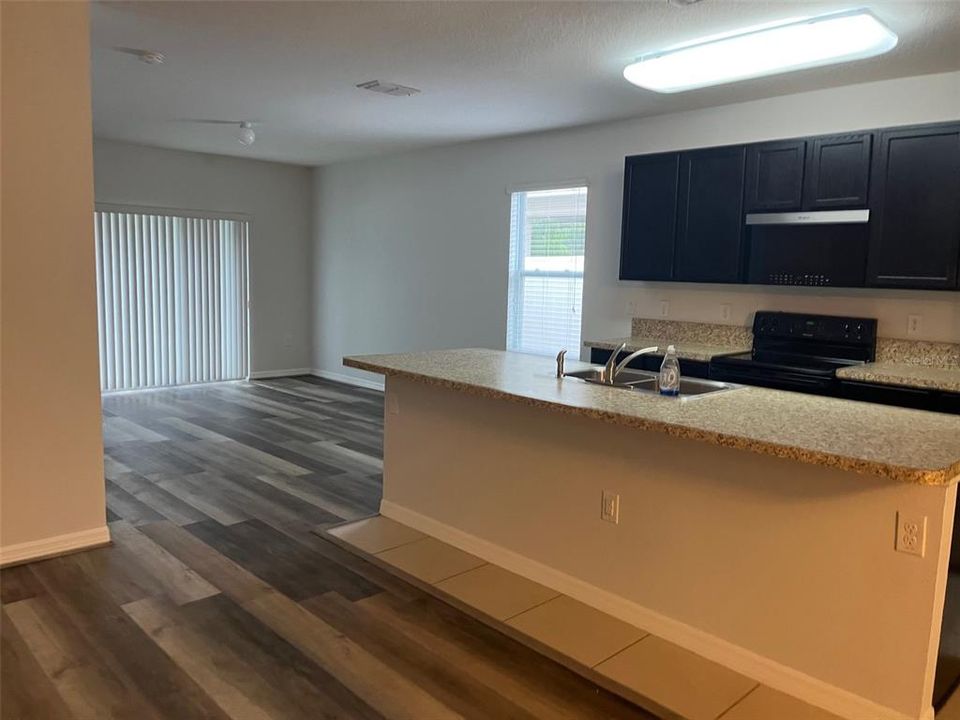 For Rent: $2,200 (4 beds, 2 baths, 1816 Square Feet)