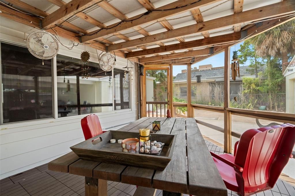 待售: $750,000 (2 贝兹, 1 浴室, 917 平方英尺)