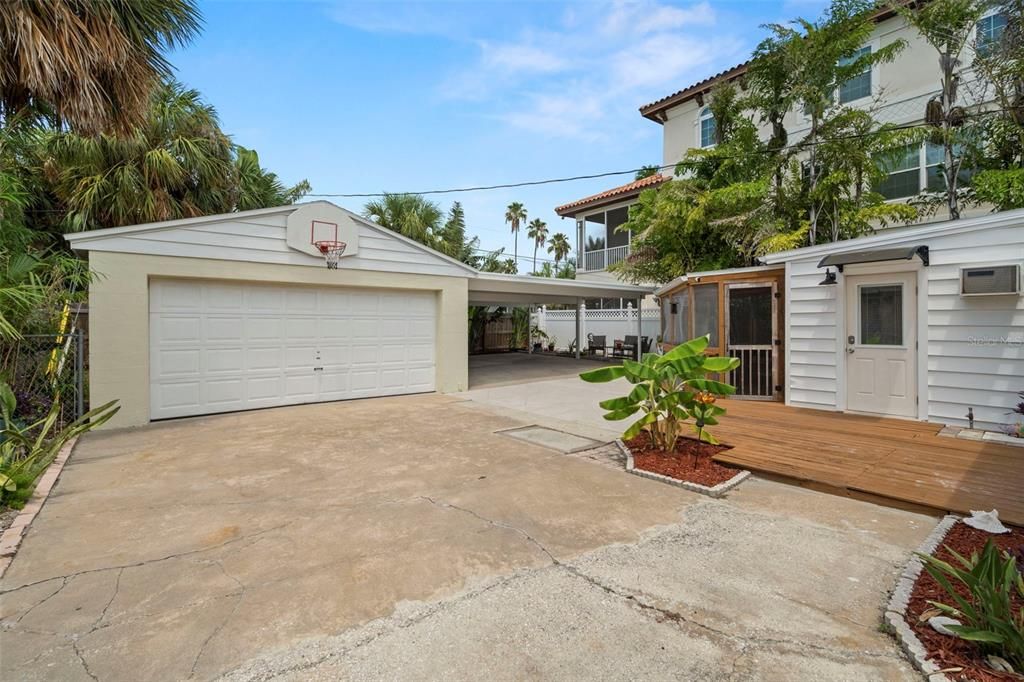 待售: $750,000 (2 贝兹, 1 浴室, 917 平方英尺)