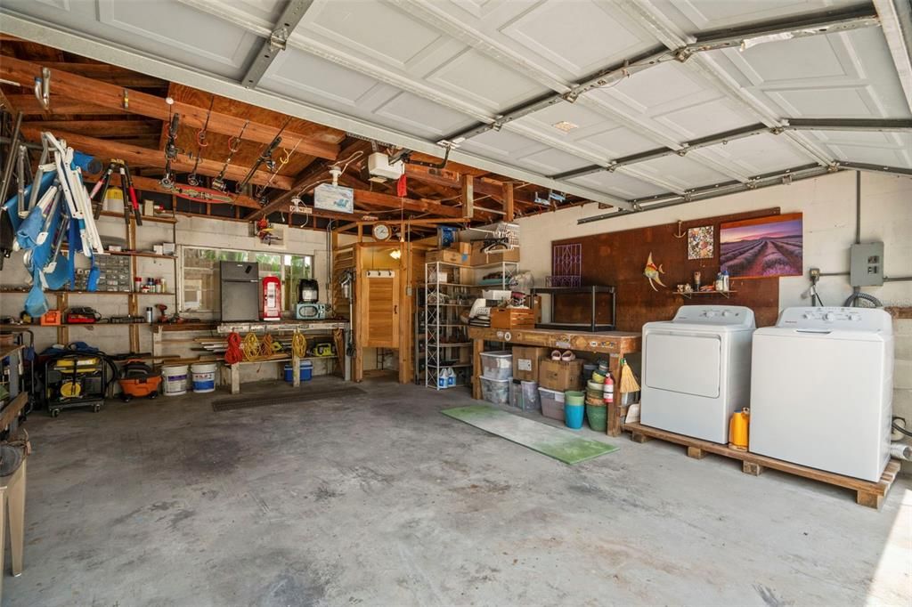 待售: $750,000 (2 贝兹, 1 浴室, 917 平方英尺)