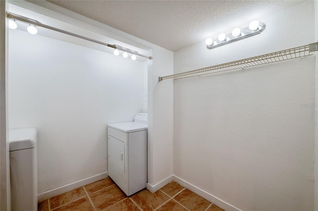 В аренду: $1,800 (3 спален, 1 ванн, 1686 Квадратных фут)