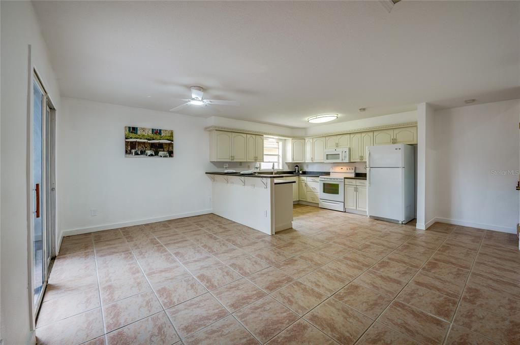 В аренду: $1,800 (3 спален, 1 ванн, 1686 Квадратных фут)