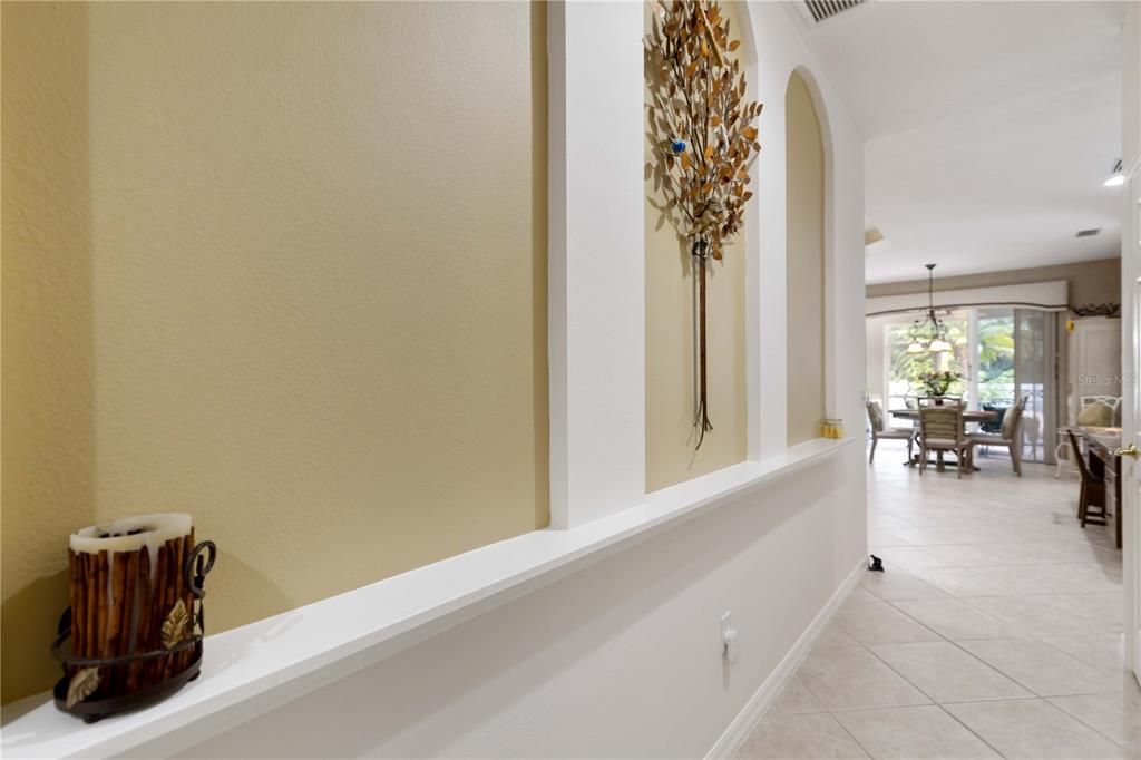 Под контрактом: $699,900 (3 спален, 2 ванн, 2530 Квадратных фут)