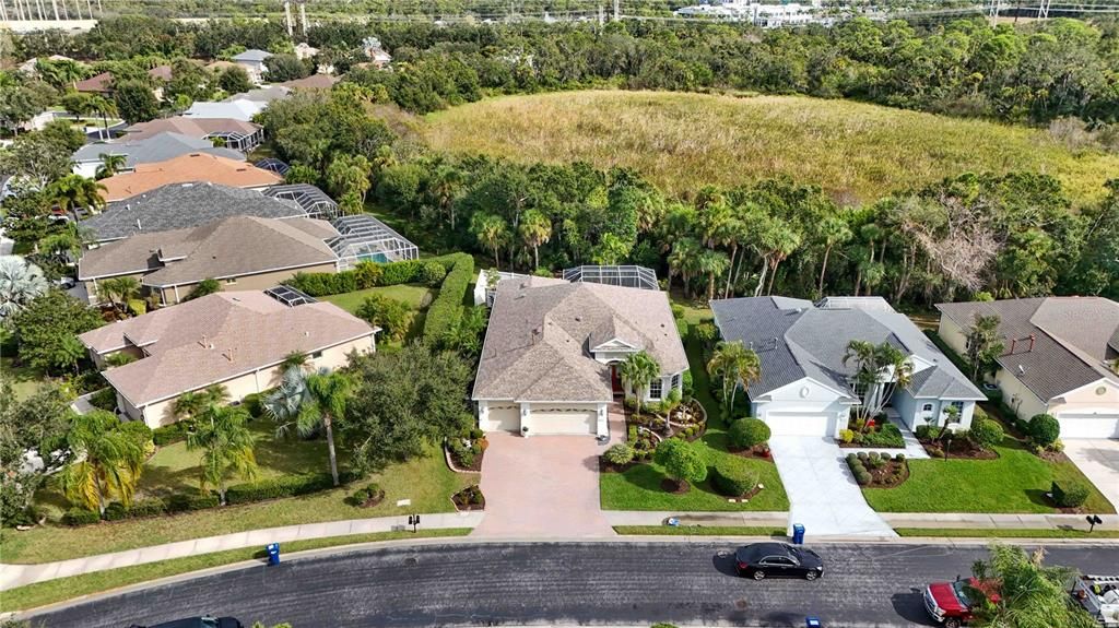 Под контрактом: $699,900 (3 спален, 2 ванн, 2530 Квадратных фут)