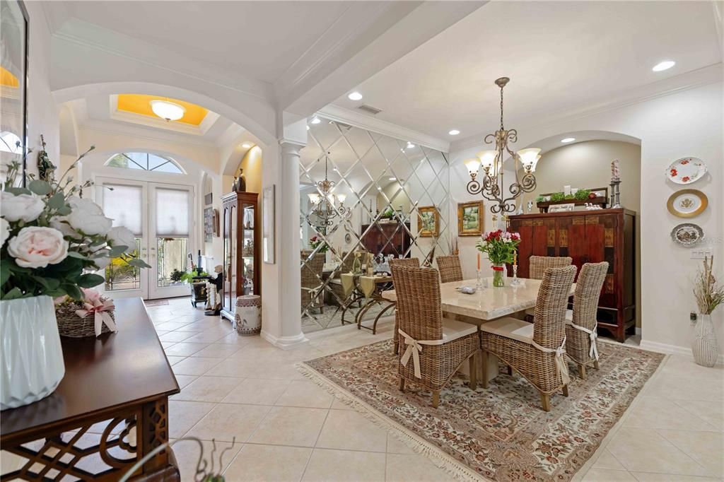 Под контрактом: $699,900 (3 спален, 2 ванн, 2530 Квадратных фут)