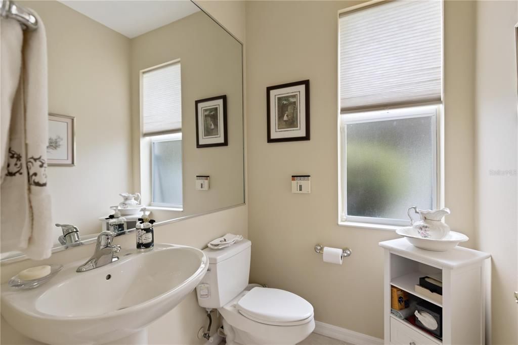 Под контрактом: $699,900 (3 спален, 2 ванн, 2530 Квадратных фут)