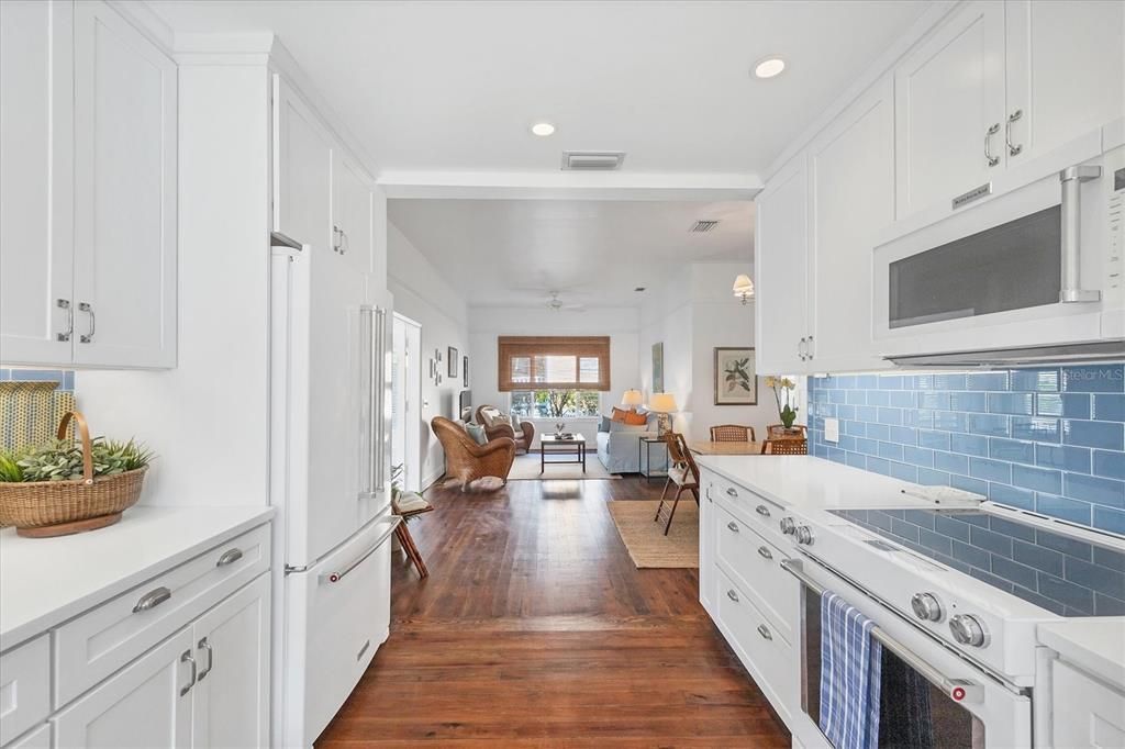 待售: $2,950,000 (3 贝兹, 2 浴室, 1609 平方英尺)