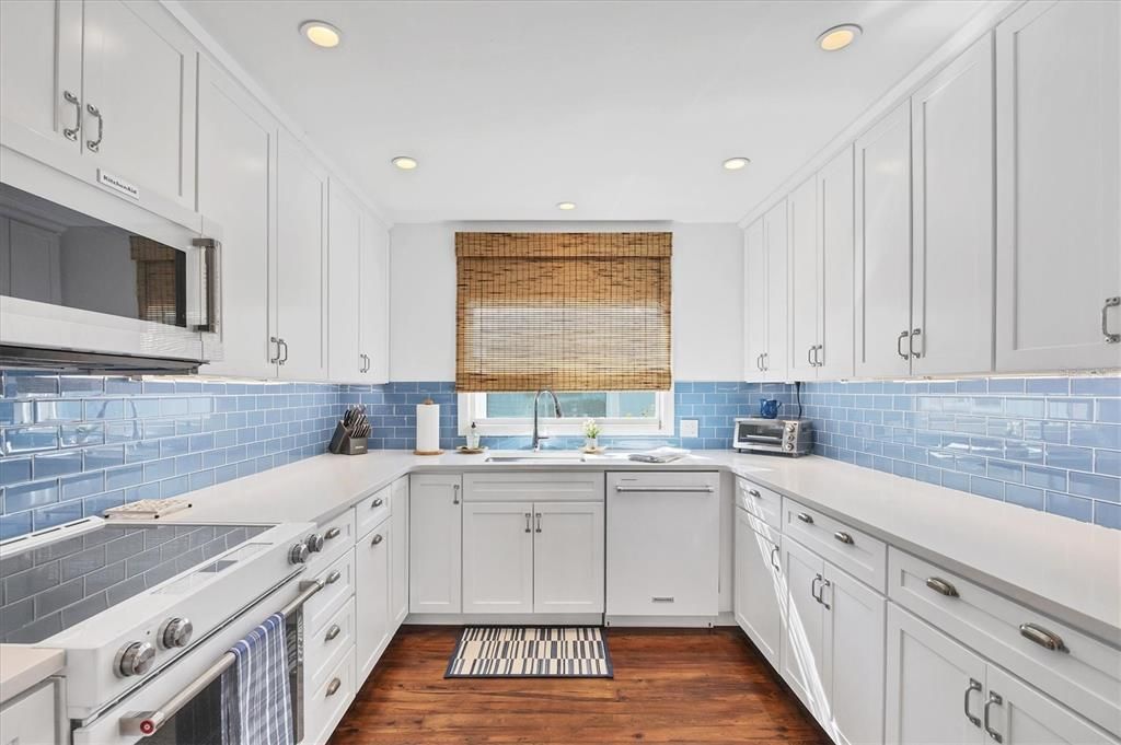 待售: $2,950,000 (3 贝兹, 2 浴室, 1609 平方英尺)