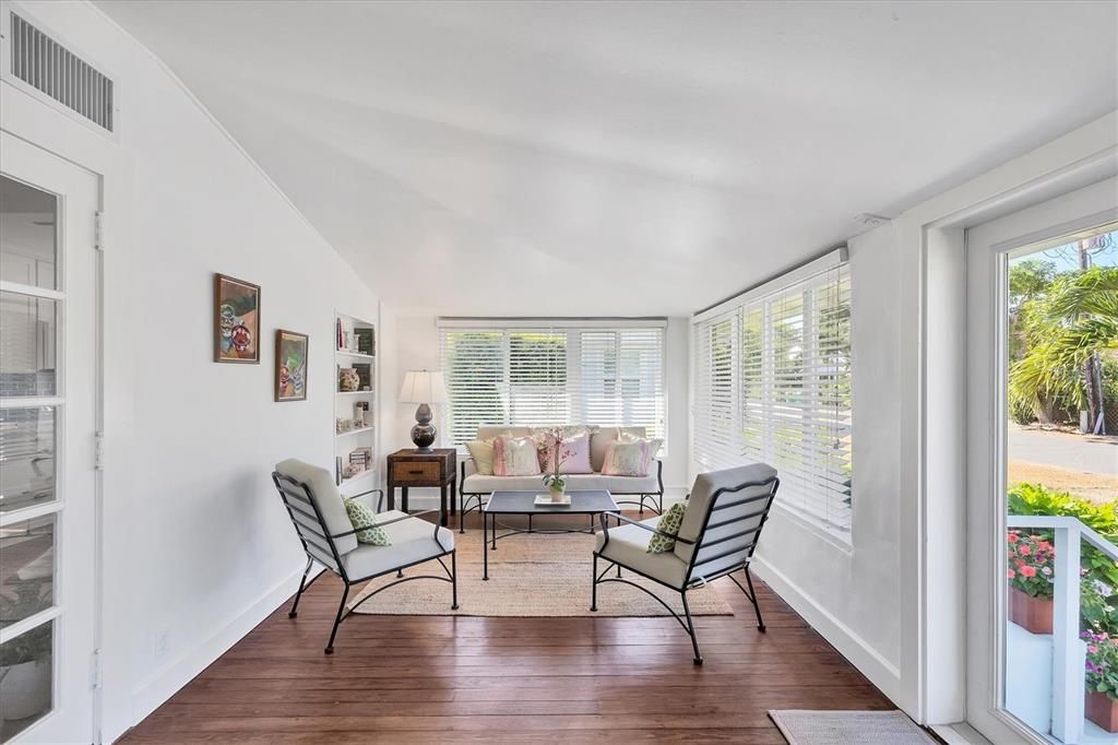 待售: $2,950,000 (3 贝兹, 2 浴室, 1609 平方英尺)