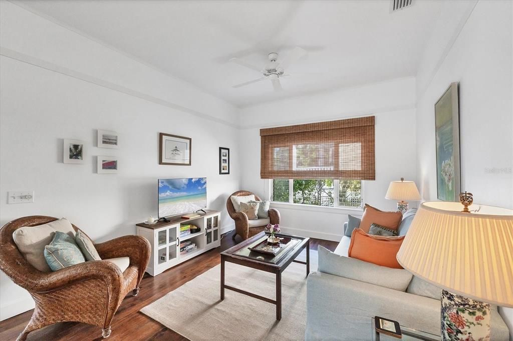 待售: $2,950,000 (3 贝兹, 2 浴室, 1609 平方英尺)