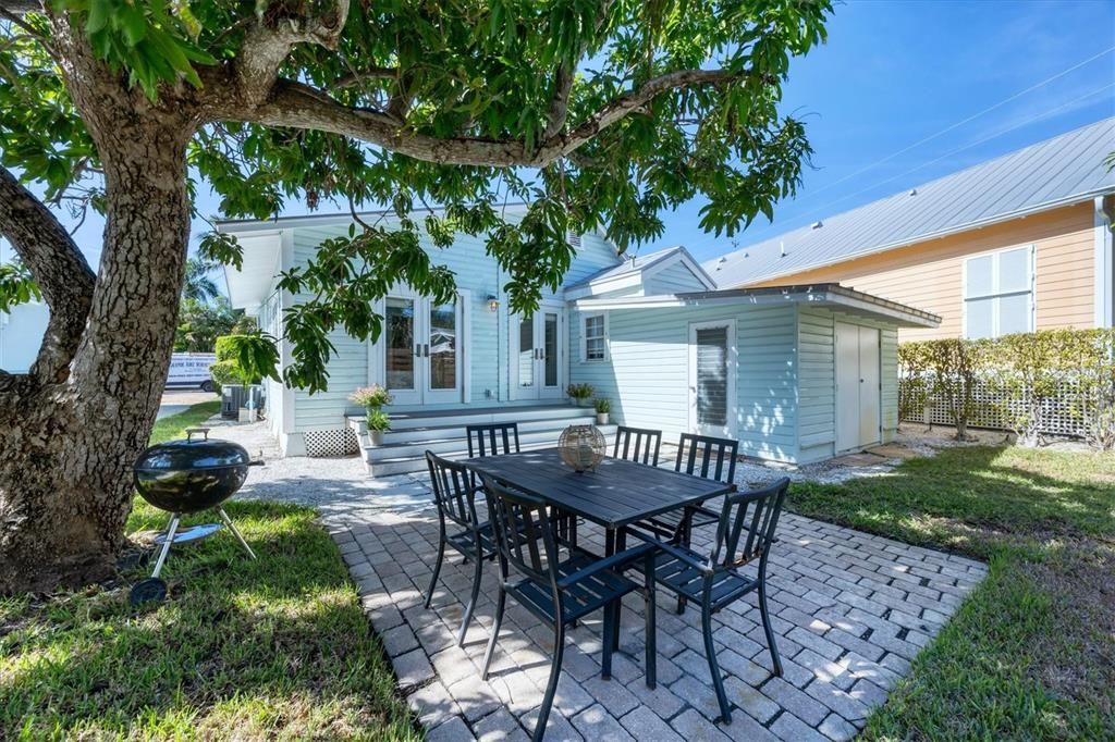 待售: $2,950,000 (3 贝兹, 2 浴室, 1609 平方英尺)