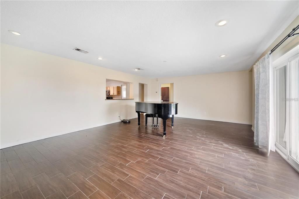 For Sale: $474,990 (3 beds, 2 baths, 1818 Square Feet)