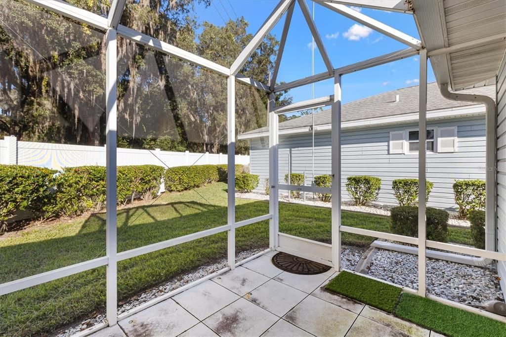 На продажу: $239,000 (2 спален, 2 ванн, 1359 Квадратных фут)