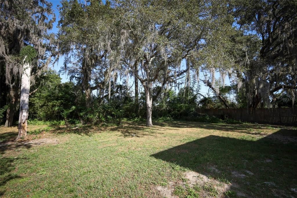 For Sale: $239,500 (3 beds, 2 baths, 1059 Square Feet)