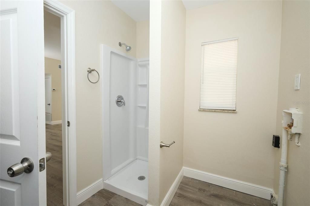 For Sale: $239,500 (3 beds, 2 baths, 1059 Square Feet)