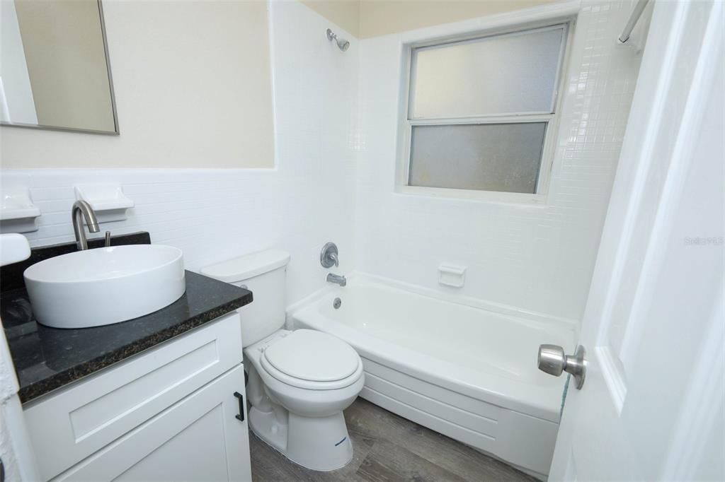 For Sale: $239,500 (3 beds, 2 baths, 1059 Square Feet)