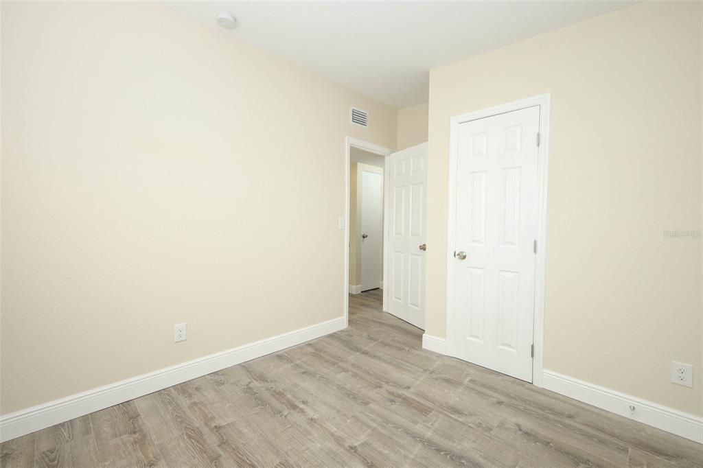 For Sale: $239,500 (3 beds, 2 baths, 1059 Square Feet)