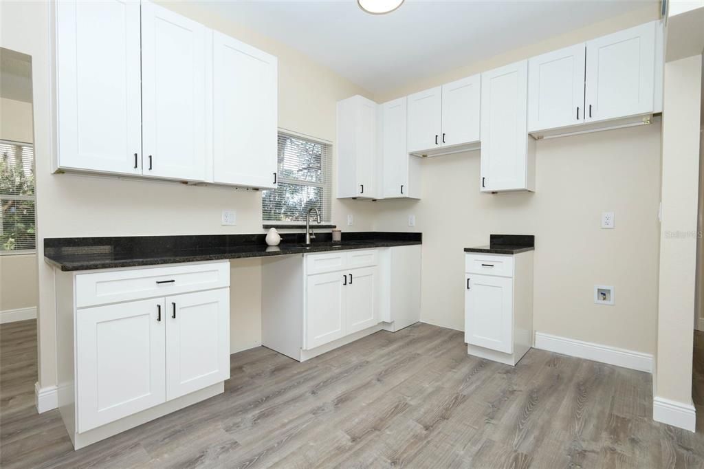 For Sale: $239,500 (3 beds, 2 baths, 1059 Square Feet)