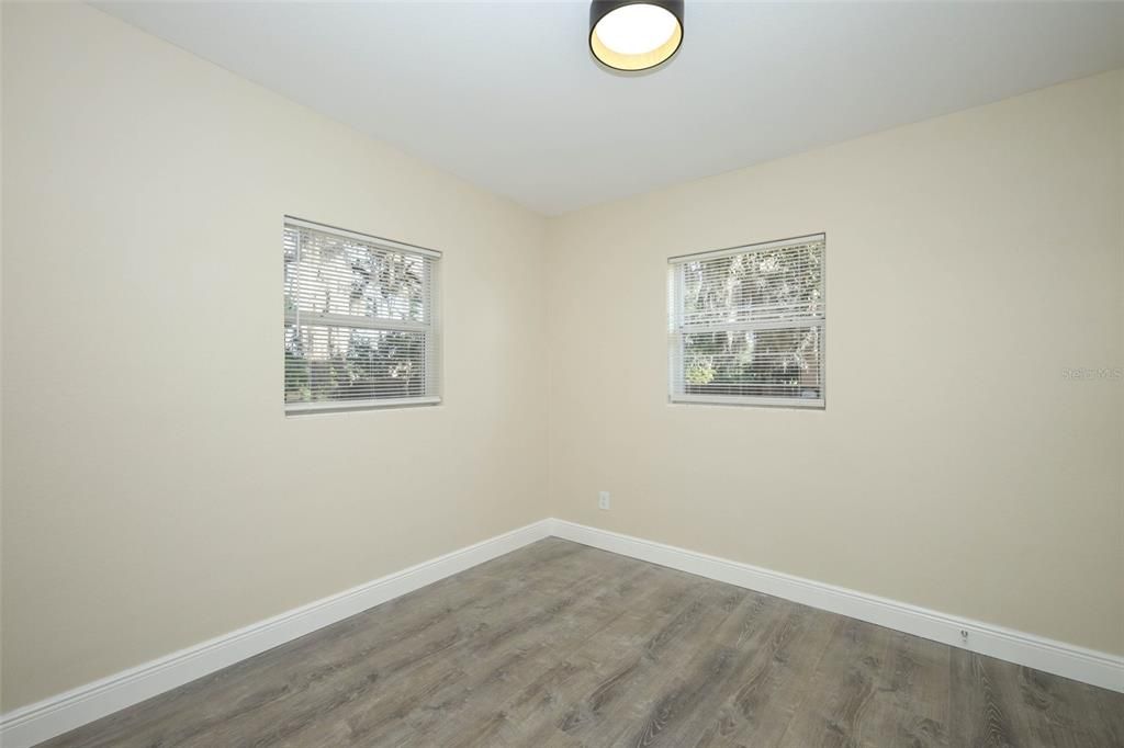 For Sale: $239,500 (3 beds, 2 baths, 1059 Square Feet)