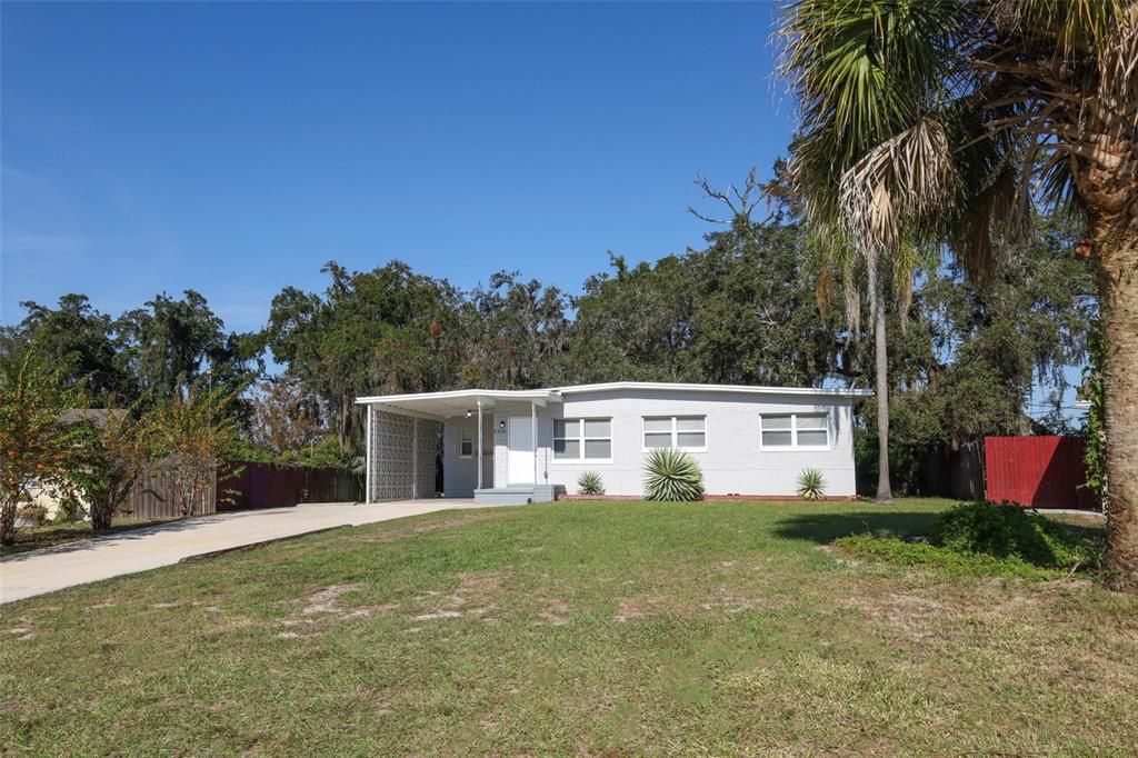 For Sale: $239,500 (3 beds, 2 baths, 1059 Square Feet)