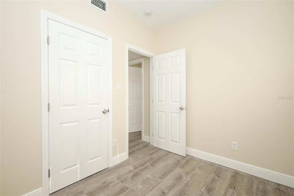 For Sale: $239,500 (3 beds, 2 baths, 1059 Square Feet)