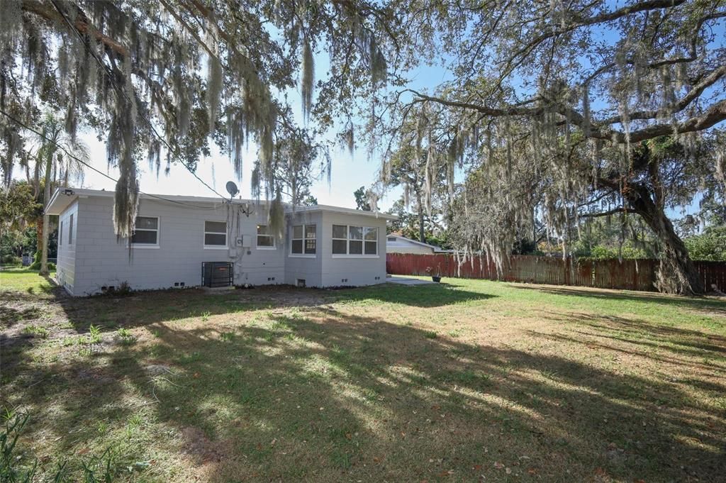 For Sale: $239,500 (3 beds, 2 baths, 1059 Square Feet)