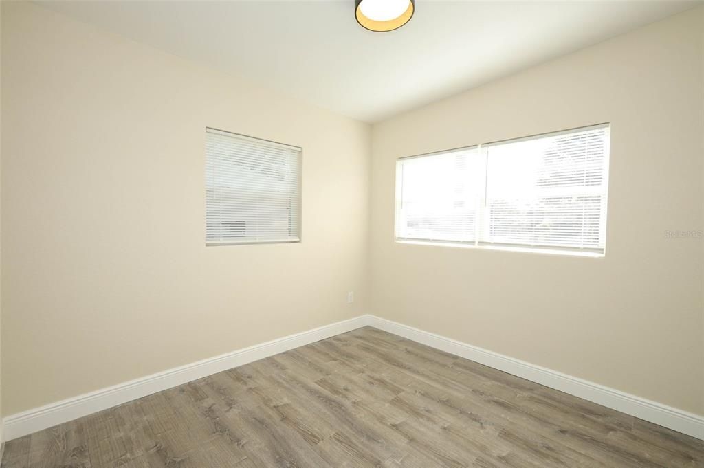 For Sale: $239,500 (3 beds, 2 baths, 1059 Square Feet)