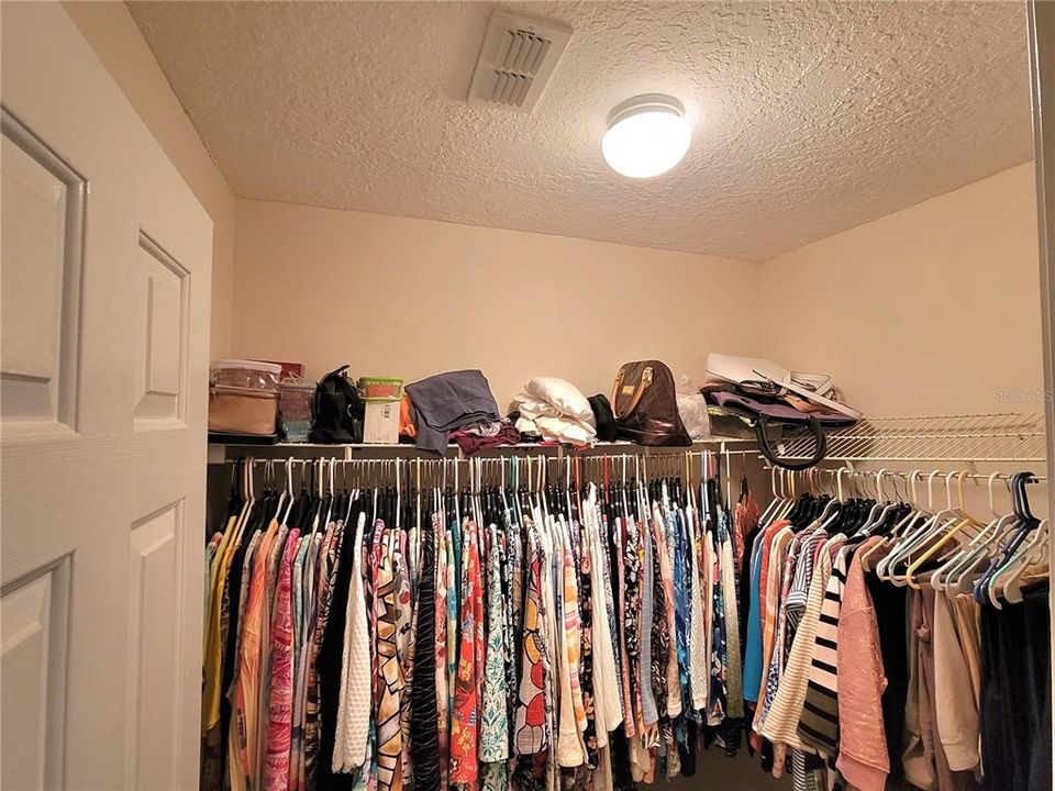 For Sale: $325,000 (3 beds, 2 baths, 1669 Square Feet)