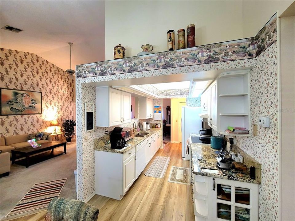 For Sale: $325,000 (3 beds, 2 baths, 1669 Square Feet)