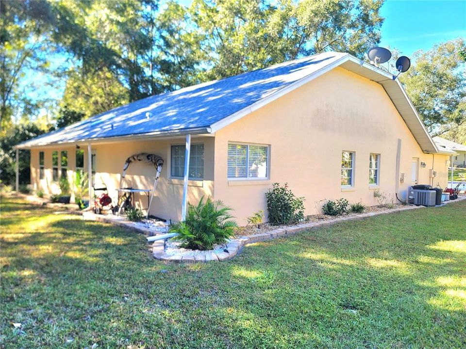 For Sale: $325,000 (3 beds, 2 baths, 1669 Square Feet)