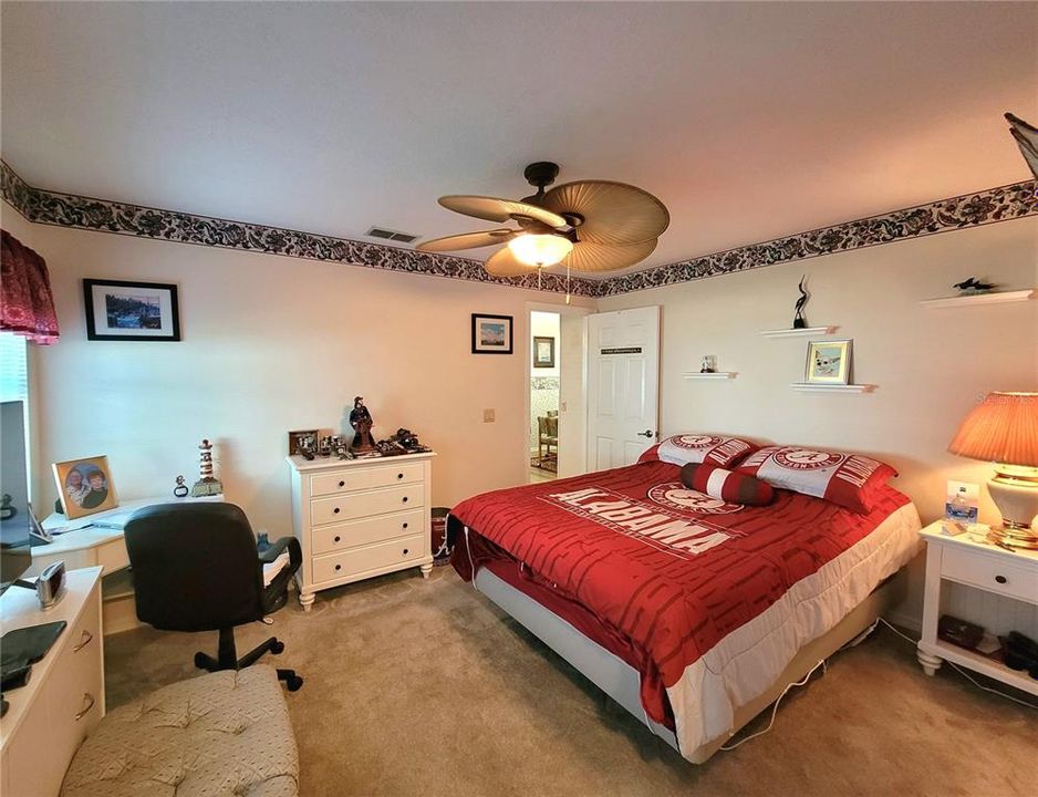 For Sale: $325,000 (3 beds, 2 baths, 1669 Square Feet)