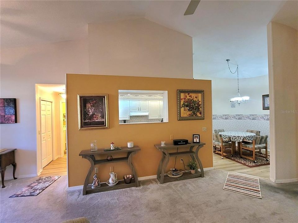 For Sale: $325,000 (3 beds, 2 baths, 1669 Square Feet)