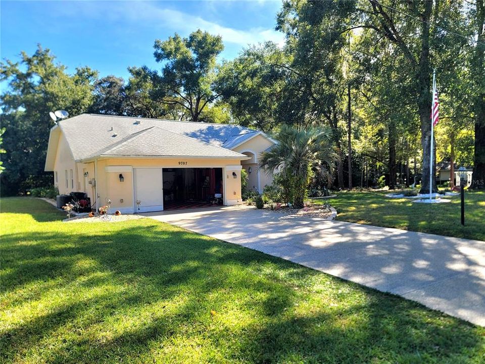 For Sale: $325,000 (3 beds, 2 baths, 1669 Square Feet)