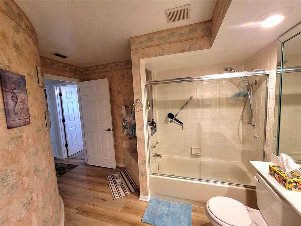 For Sale: $325,000 (3 beds, 2 baths, 1669 Square Feet)