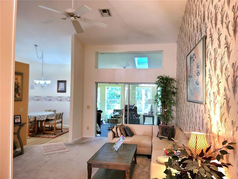 For Sale: $325,000 (3 beds, 2 baths, 1669 Square Feet)