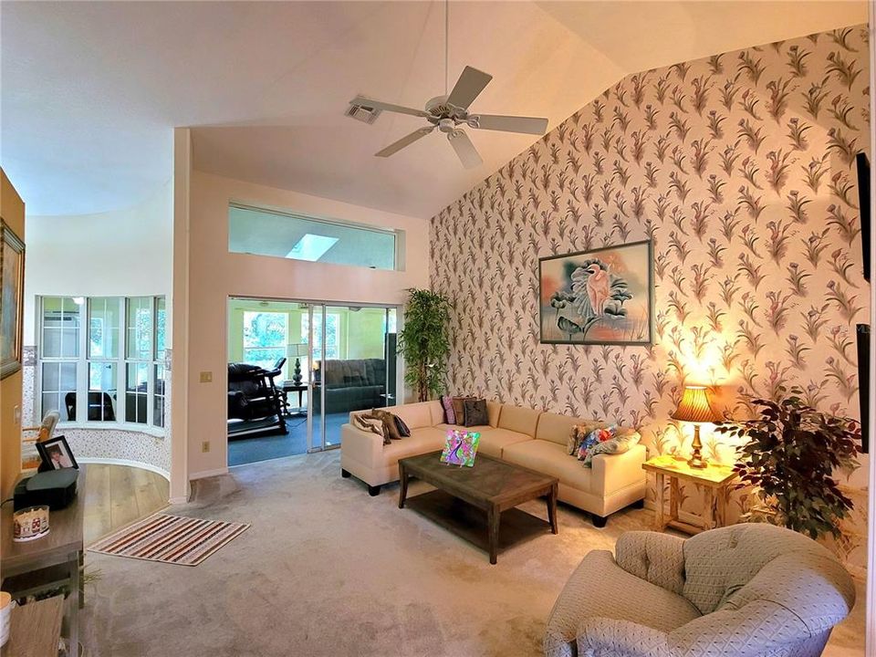 For Sale: $325,000 (3 beds, 2 baths, 1669 Square Feet)