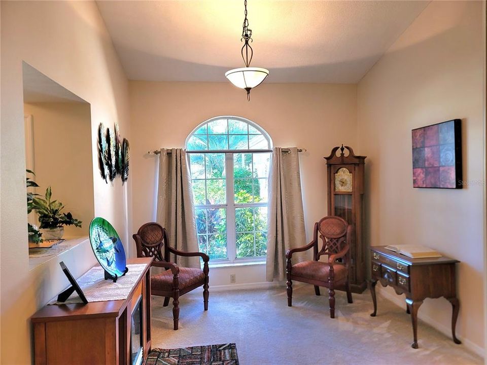 For Sale: $325,000 (3 beds, 2 baths, 1669 Square Feet)