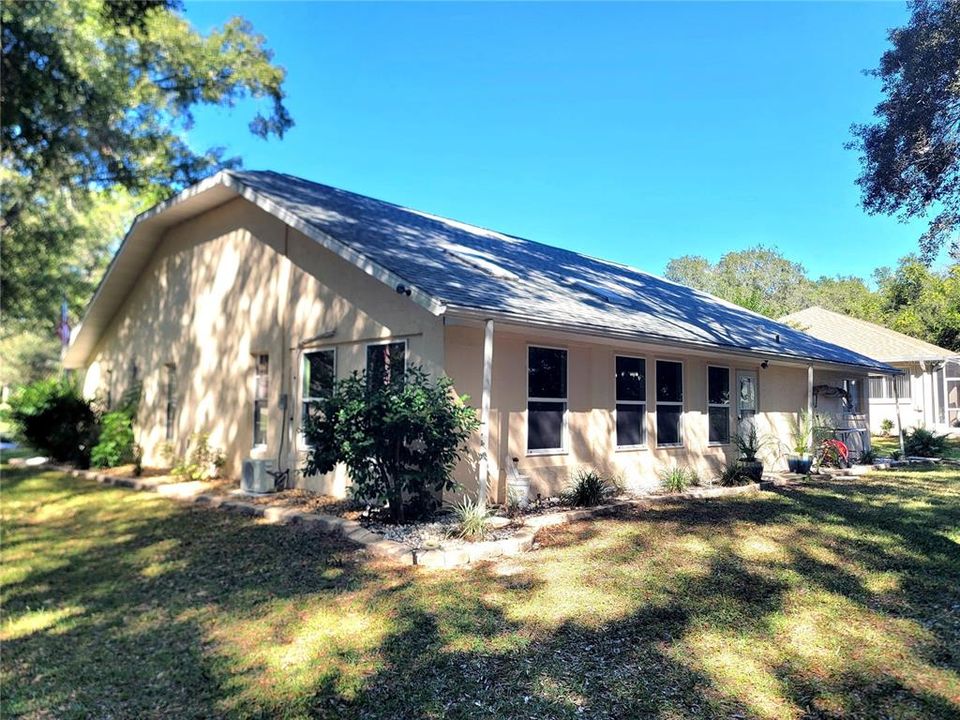 For Sale: $325,000 (3 beds, 2 baths, 1669 Square Feet)