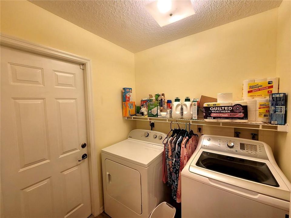 For Sale: $325,000 (3 beds, 2 baths, 1669 Square Feet)