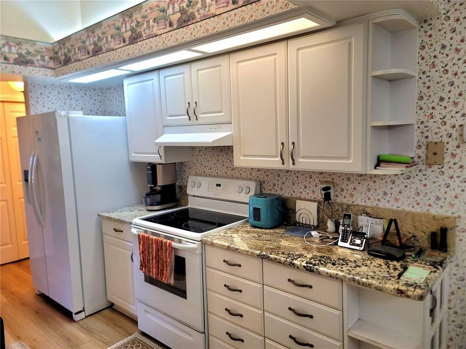 For Sale: $325,000 (3 beds, 2 baths, 1669 Square Feet)