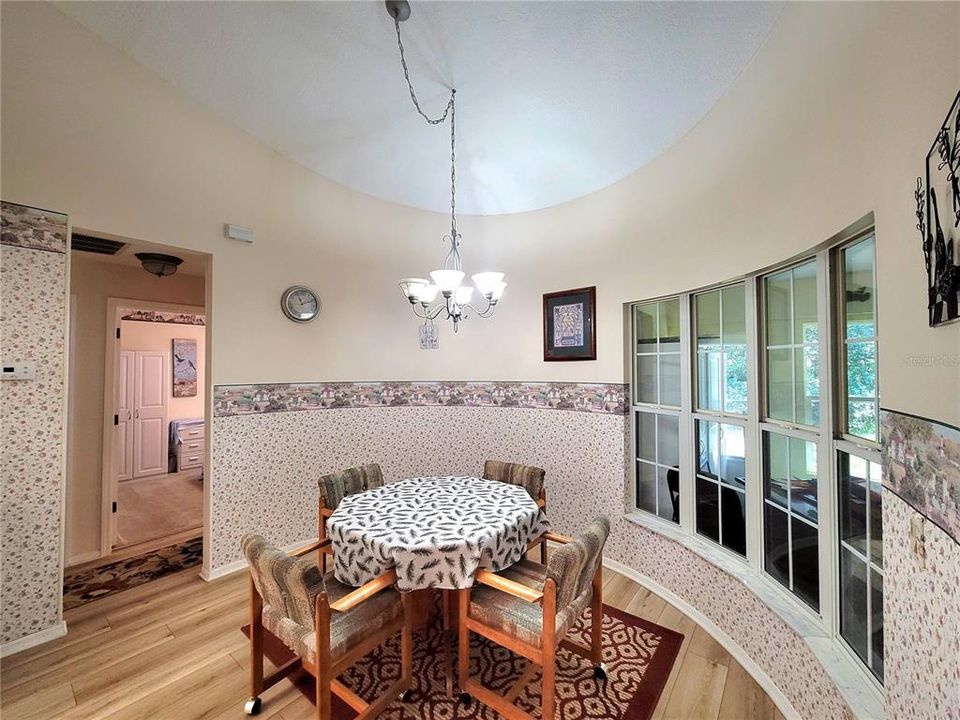 For Sale: $325,000 (3 beds, 2 baths, 1669 Square Feet)