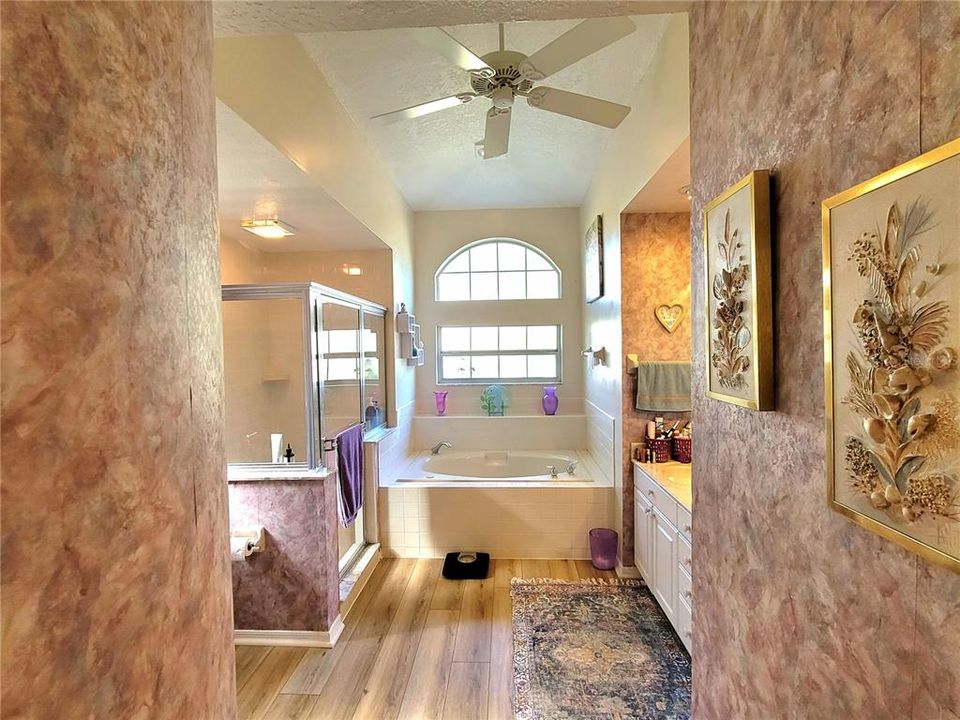 For Sale: $325,000 (3 beds, 2 baths, 1669 Square Feet)