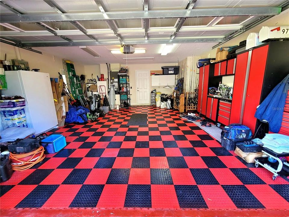 For Sale: $325,000 (3 beds, 2 baths, 1669 Square Feet)