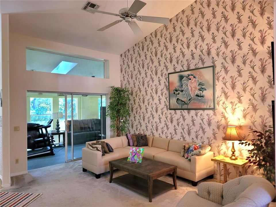 For Sale: $325,000 (3 beds, 2 baths, 1669 Square Feet)