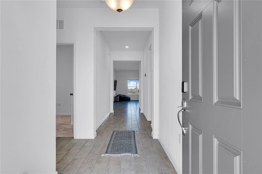 En Renta: $2,050 (4 camas, 2 baños, 1938 Pies cuadrados)