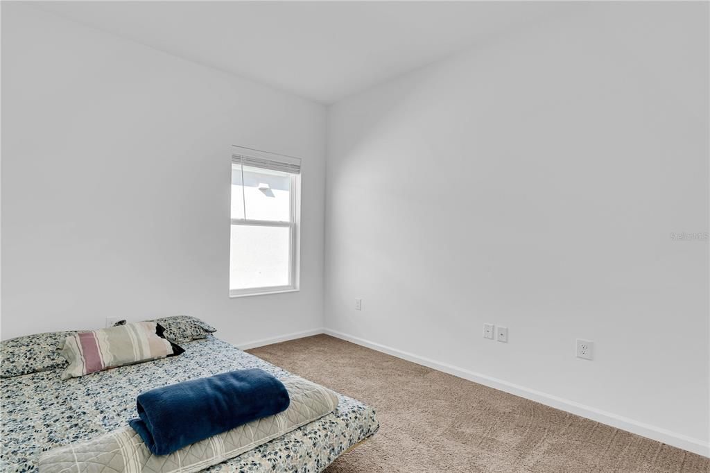 En Renta: $2,050 (4 camas, 2 baños, 1938 Pies cuadrados)