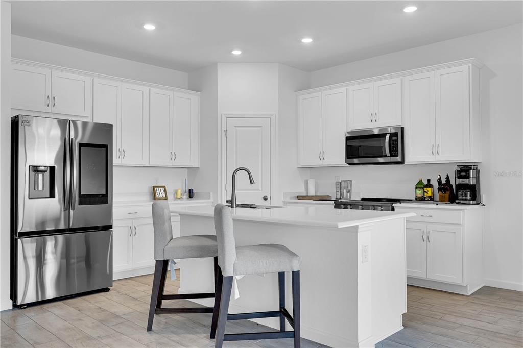 En Renta: $2,050 (4 camas, 2 baños, 1938 Pies cuadrados)