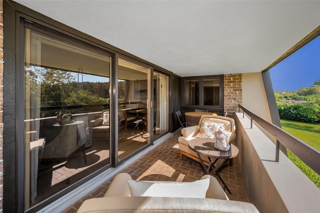 На продажу: $375,000 (2 спален, 2 ванн, 1175 Квадратных фут)