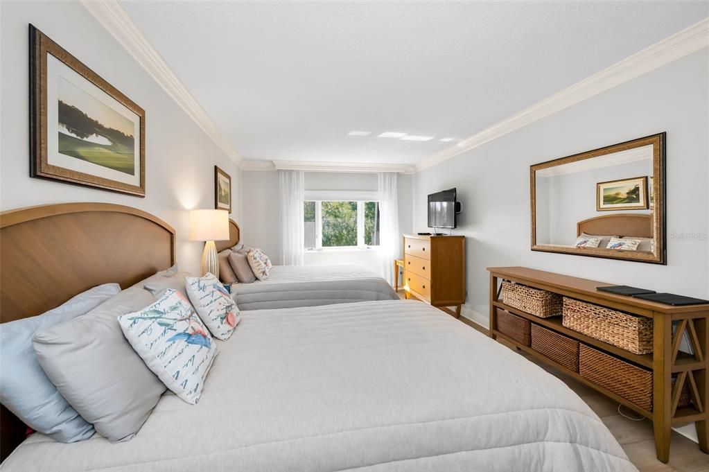 На продажу: $375,000 (2 спален, 2 ванн, 1175 Квадратных фут)